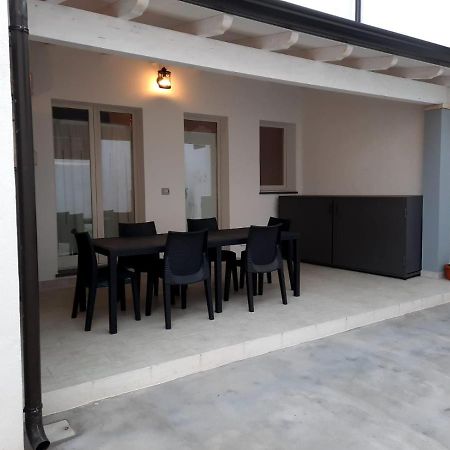 Appartamento Su Palazzina Storica In Centro A SantʼAntìoco Extérieur photo