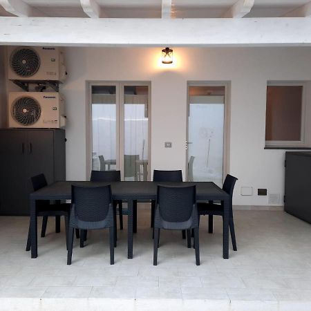 Appartamento Su Palazzina Storica In Centro A SantʼAntìoco Extérieur photo