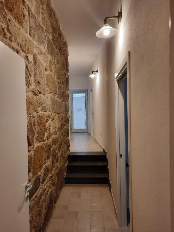 Appartamento Su Palazzina Storica In Centro A SantʼAntìoco Extérieur photo